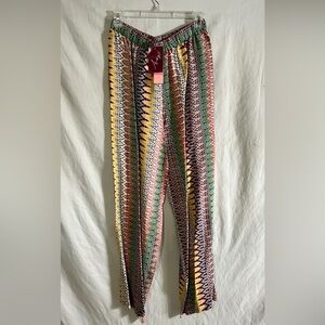 Cute funky Avanti print pants . Go really well with the white Avanti shirt